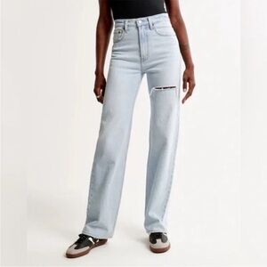 Abercrombie & Fitch Light Blue 90s Relxaxed High Rise Jeans